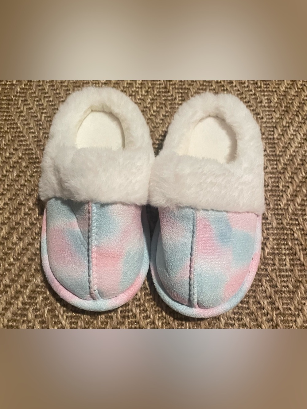 Toddler Girls Size 11-12 Pastel Pink Blue Plush Slippers Fuzzy Slip On Slippers